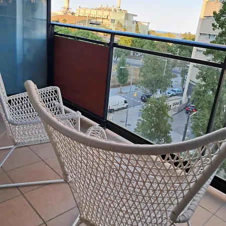 Modern Apartment, With Parking, Close To The Beach!! *