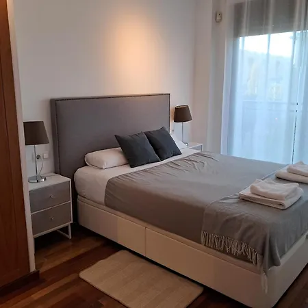 Apartment Modern Apartment, With Parking, Close To The Beach!!