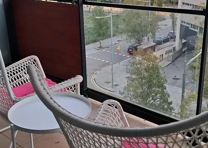 Modern Apartment, With Parking, Close To The Beach!! *